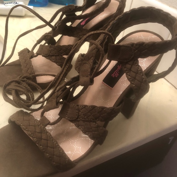 Strapped up heels olive green - Picture 3 of 4